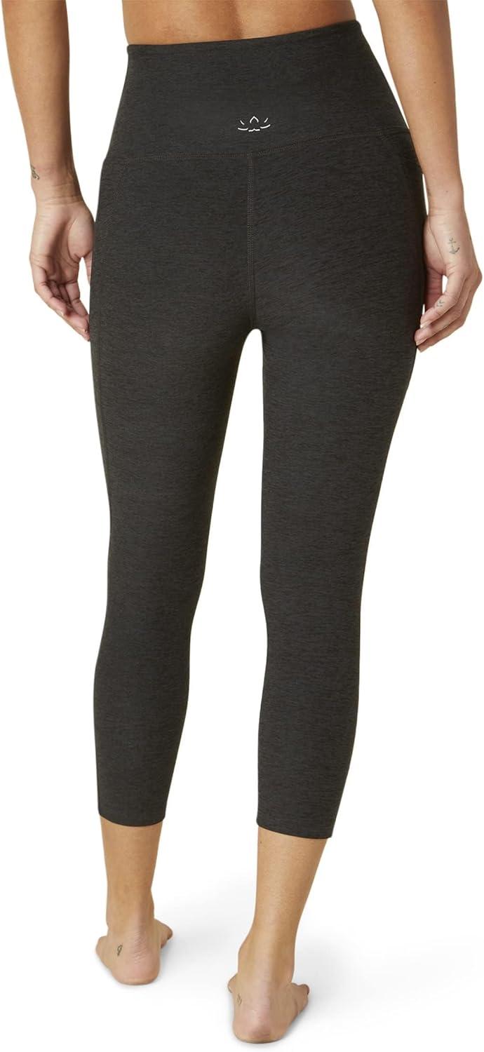 imageBeyond Yoga Spacedye Out of Pocket High Waisted Capri Leggings Sportswear for Women UV ProtectionDarkest Night