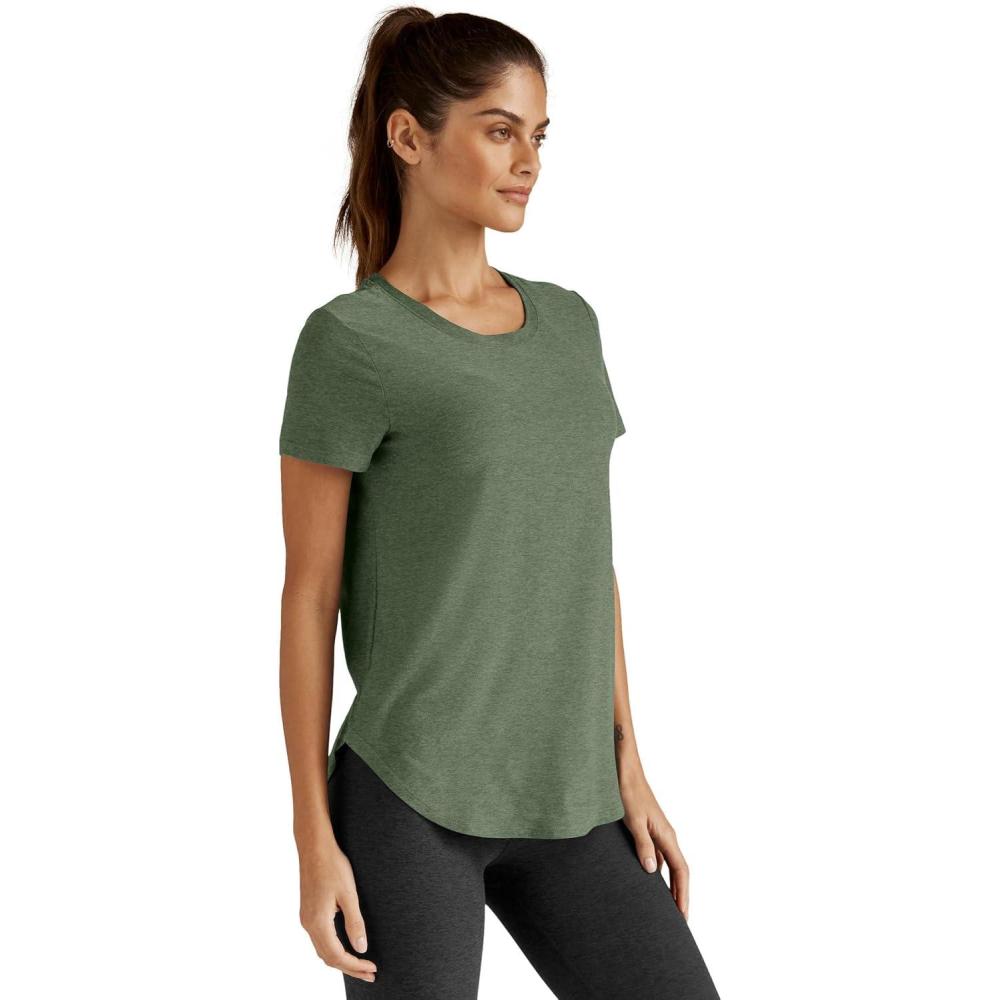 imageBeyond Yoga Womens Featherweight On The Down Low TeeMoss Green Heather